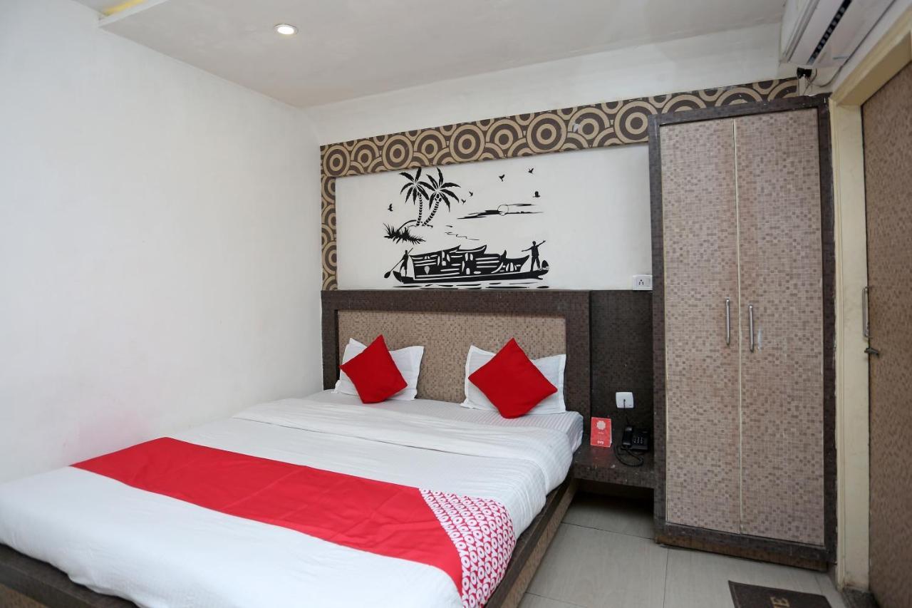 Super Oyo Flagship 4957 Hotel China Town Bhairaun Ghat Bagian luar foto